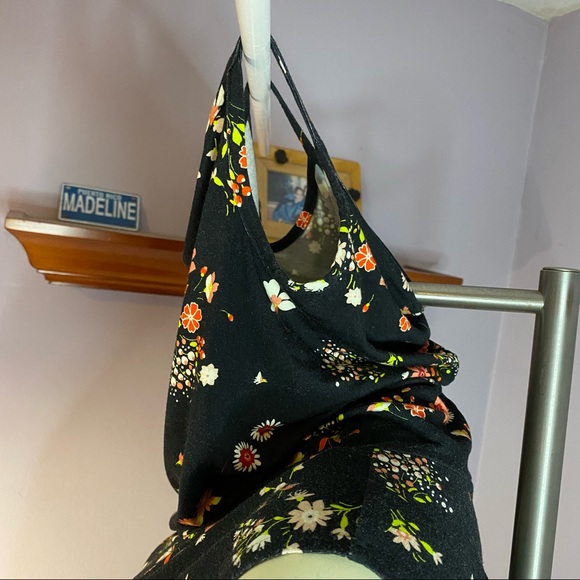 Salaam 'Stella' Tank-Face Mask Top - Picture 11 of 14